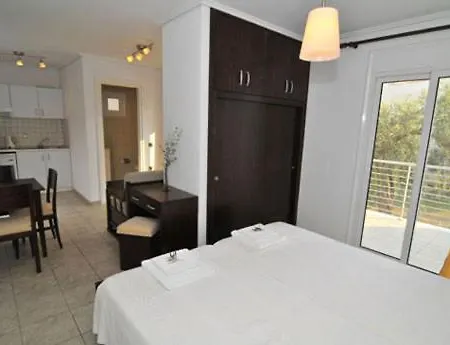 Olivia * Chrisi Ammoudia