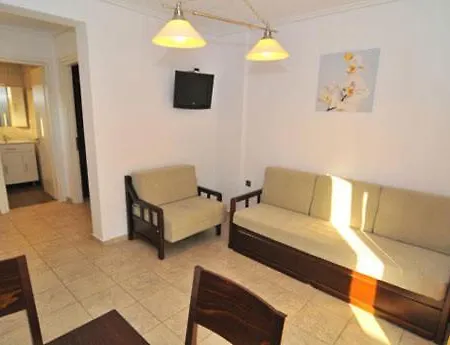 Olivia * Chrisi Ammoudia